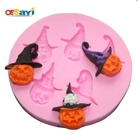 Witch shaped baking mold